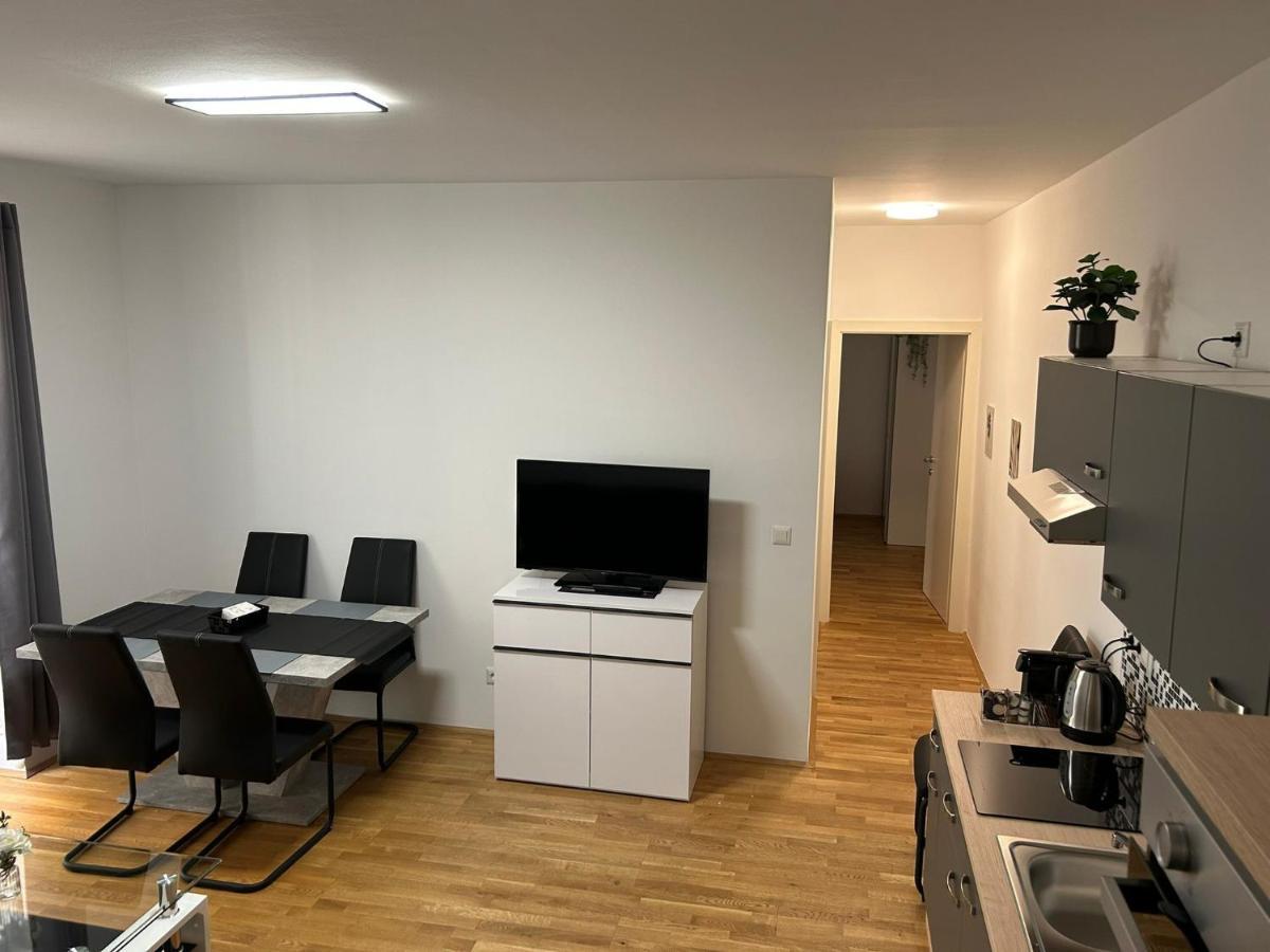 Paky Appartements 00322 Bruck an der Leitha Esterno foto